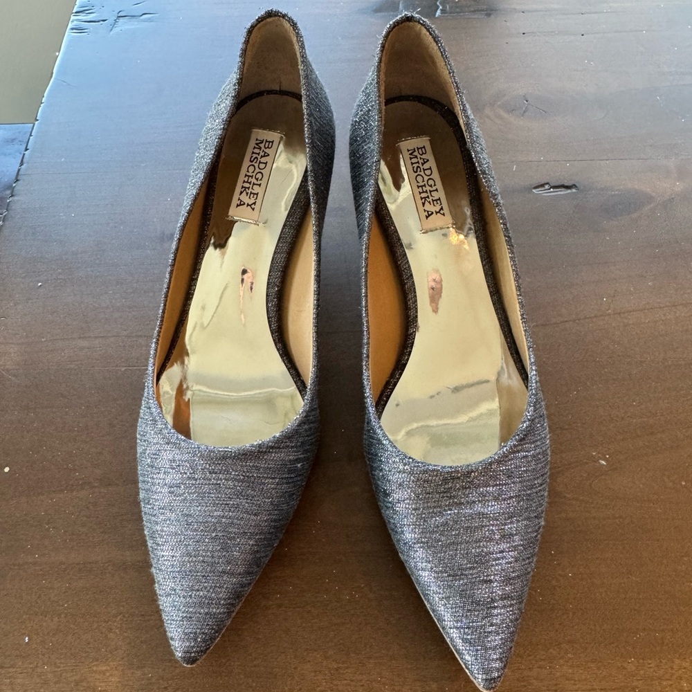 Badgley Mischka gray sparkle kitten heels size 39